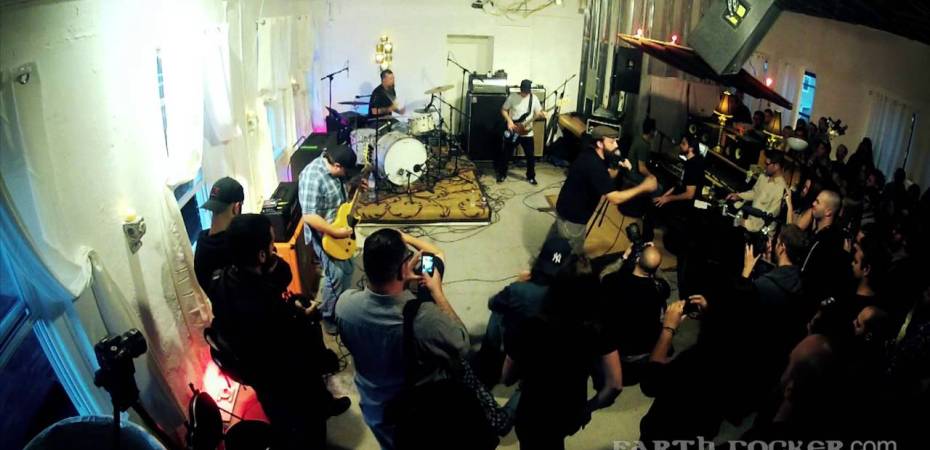 CLUTCH – Earth Rocker