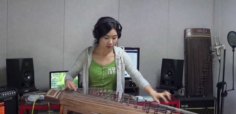 LUNA LEE – Scuttle Buttin'